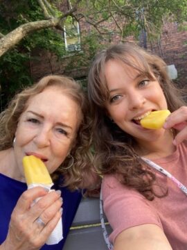 Imágenes para rendir homenaje a persona finada, estas pueden variar en su contenido.