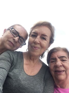 Imágenes para rendir homenaje a persona finada, estas pueden variar en su contenido.