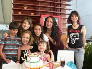 Imágenes para rendir homenaje a persona finada, estas pueden variar en su contenido.