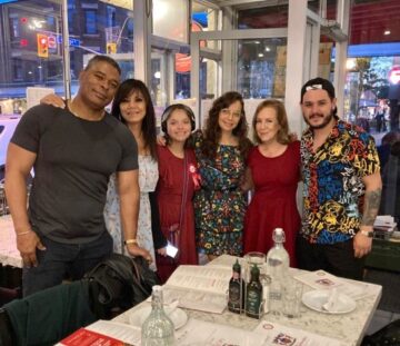 Imágenes para rendir homenaje a persona finada, estas pueden variar en su contenido.