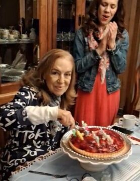 Imágenes para rendir homenaje a persona finada, estas pueden variar en su contenido.