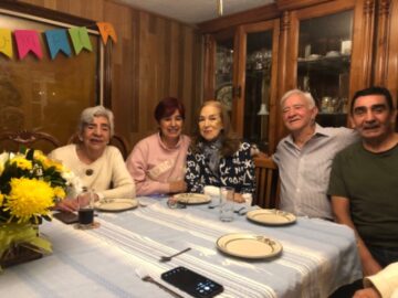 Imágenes para rendir homenaje a persona finada, estas pueden variar en su contenido.