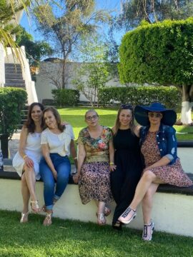 Imágenes para rendir homenaje a persona finada, estas pueden variar en su contenido.