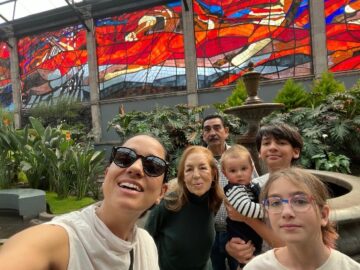 Imágenes para rendir homenaje a persona finada, estas pueden variar en su contenido.