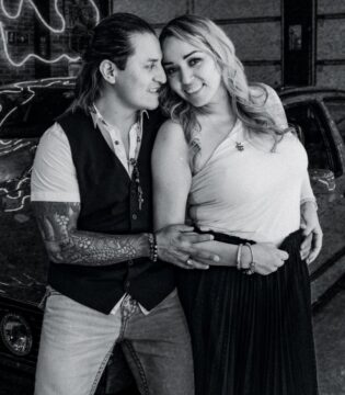 Imágenes para rendir homenaje a persona finada, estas pueden variar en su contenido.