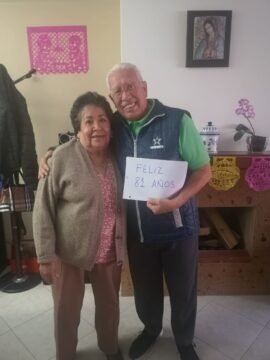 Imágenes para rendir homenaje a persona finada, estas pueden variar en su contenido.