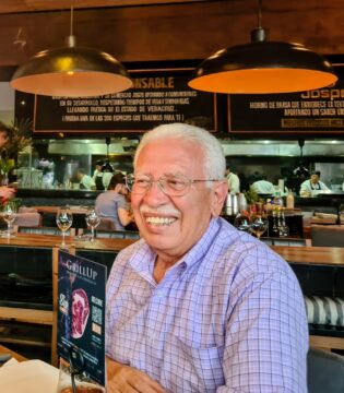 Imágenes para rendir homenaje a persona finada, estas pueden variar en su contenido.