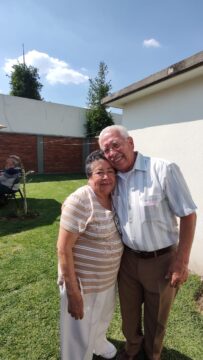 Imágenes para rendir homenaje a persona finada, estas pueden variar en su contenido.