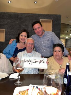 Imágenes para rendir homenaje a persona finada, estas pueden variar en su contenido.