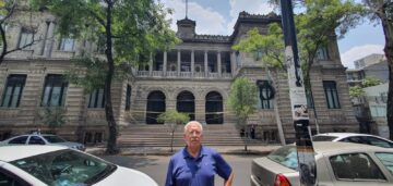 Imágenes para rendir homenaje a persona finada, estas pueden variar en su contenido.