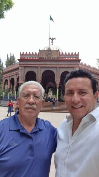 Imágenes para rendir homenaje a persona finada, estas pueden variar en su contenido.