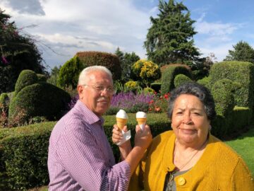 Imágenes para rendir homenaje a persona finada, estas pueden variar en su contenido.