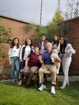 Imágenes para rendir homenaje a persona finada, estas pueden variar en su contenido.