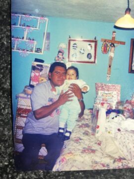 Imágenes para rendir homenaje a persona finada, estas pueden variar en su contenido.