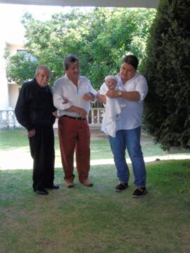 Imágenes para rendir homenaje a persona finada, estas pueden variar en su contenido.