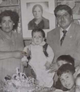 Imágenes para rendir homenaje a persona finada, estas pueden variar en su contenido.