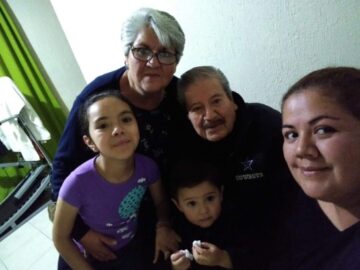 Imágenes para rendir homenaje a persona finada, estas pueden variar en su contenido.