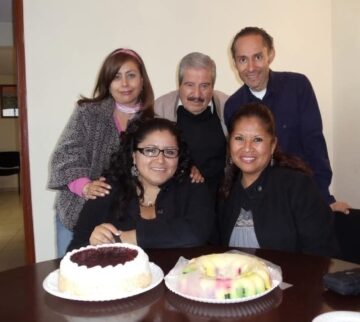 Imágenes para rendir homenaje a persona finada, estas pueden variar en su contenido.