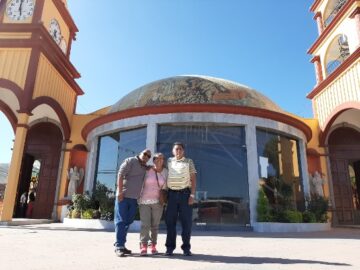 Imágenes para rendir homenaje a persona finada, estas pueden variar en su contenido.