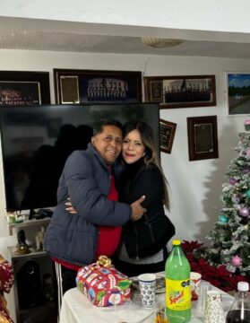 Imágenes para rendir homenaje a persona finada, estas pueden variar en su contenido.