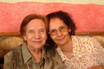 Imágenes para rendir homenaje a persona finada, estas pueden variar en su contenido.