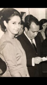 Imágenes para rendir homenaje a persona finada, estas pueden variar en su contenido.