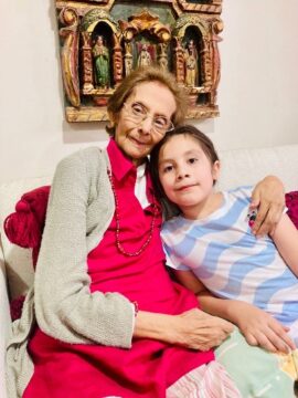 Imágenes para rendir homenaje a persona finada, estas pueden variar en su contenido.