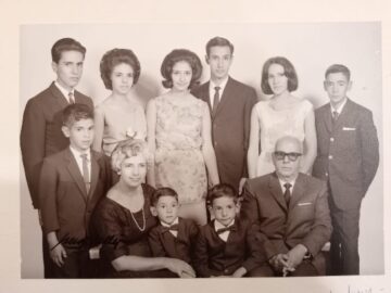 Imágenes para rendir homenaje a persona finada, estas pueden variar en su contenido.