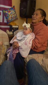 Imágenes para rendir homenaje a persona finada, estas pueden variar en su contenido.