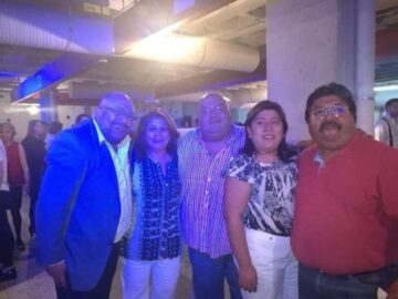 Imágenes para rendir homenaje a persona finada, estas pueden variar en su contenido.