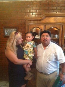 Imágenes para rendir homenaje a persona finada, estas pueden variar en su contenido.