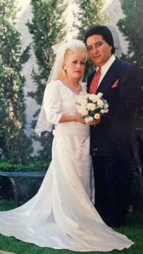 Imágenes para rendir homenaje a persona finada, estas pueden variar en su contenido.