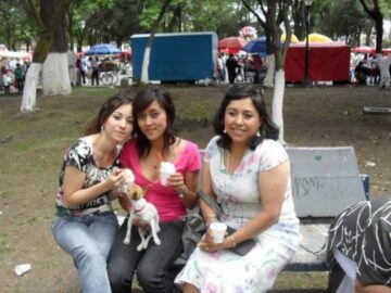 Imágenes para rendir homenaje a persona finada, estas pueden variar en su contenido.