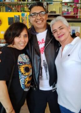 Imágenes para rendir homenaje a persona finada, estas pueden variar en su contenido.