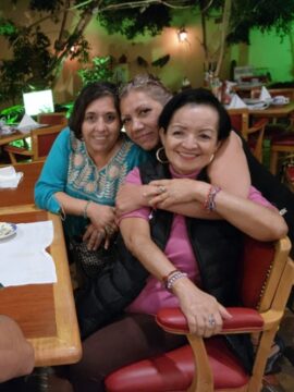 Imágenes para rendir homenaje a persona finada, estas pueden variar en su contenido.