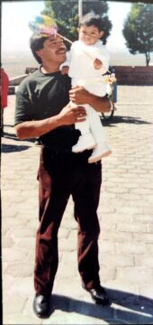 Imágenes para rendir homenaje a persona finada, estas pueden variar en su contenido.