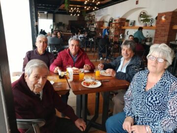 Imágenes para rendir homenaje a persona finada, estas pueden variar en su contenido.