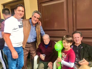 Imágenes para rendir homenaje a persona finada, estas pueden variar en su contenido.