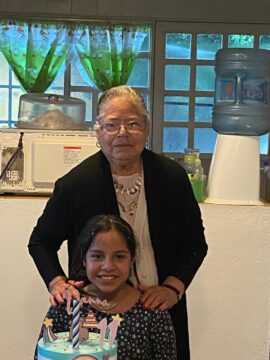 Imágenes para rendir homenaje a persona finada, estas pueden variar en su contenido.