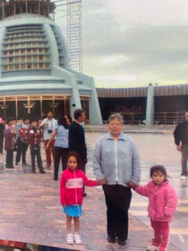 Imágenes para rendir homenaje a persona finada, estas pueden variar en su contenido.