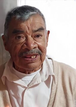 Imágenes para rendir homenaje a persona finada, estas pueden variar en su contenido.