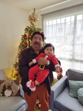 Imágenes para rendir homenaje a persona finada, estas pueden variar en su contenido.