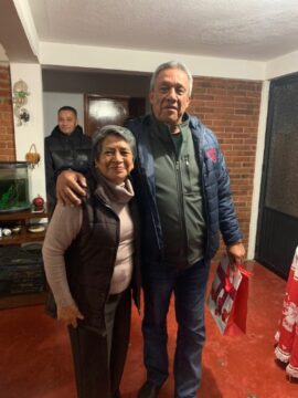 Imágenes para rendir homenaje a persona finada, estas pueden variar en su contenido.