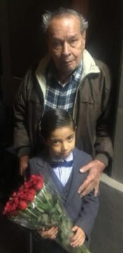 Imágenes para rendir homenaje a persona finada, estas pueden variar en su contenido.