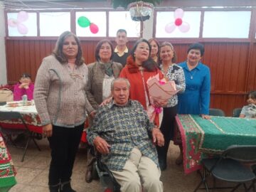 Imágenes para rendir homenaje a persona finada, estas pueden variar en su contenido.