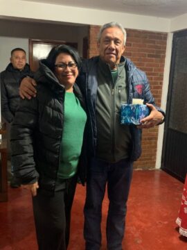 Imágenes para rendir homenaje a persona finada, estas pueden variar en su contenido.