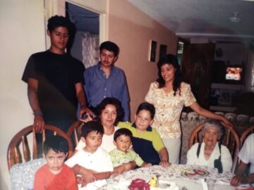 Imágenes para rendir homenaje a persona finada, estas pueden variar en su contenido.