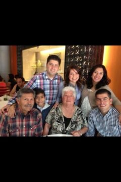 Imágenes para rendir homenaje a persona finada, estas pueden variar en su contenido.