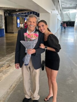 Imágenes para rendir homenaje a persona finada, estas pueden variar en su contenido.