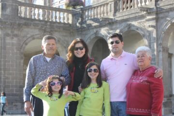 Imágenes para rendir homenaje a persona finada, estas pueden variar en su contenido.